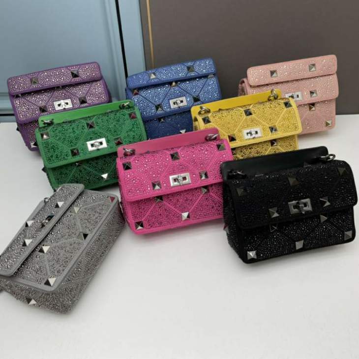 Picture of Valentino Handbags _SKUfw124808966fw